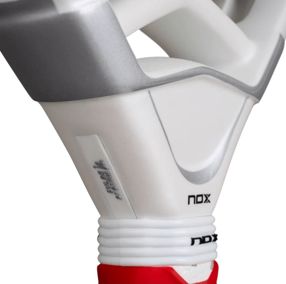 PREVENTA - Pala Nox AT10 Luxury Genius Attack 12K Alum Xtrem 2026 “Agustín Tapia”